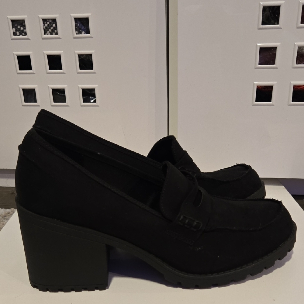 Sun + Stone Maycee Black Chuncky Heel Loafers Grunge Minimalist Timeless